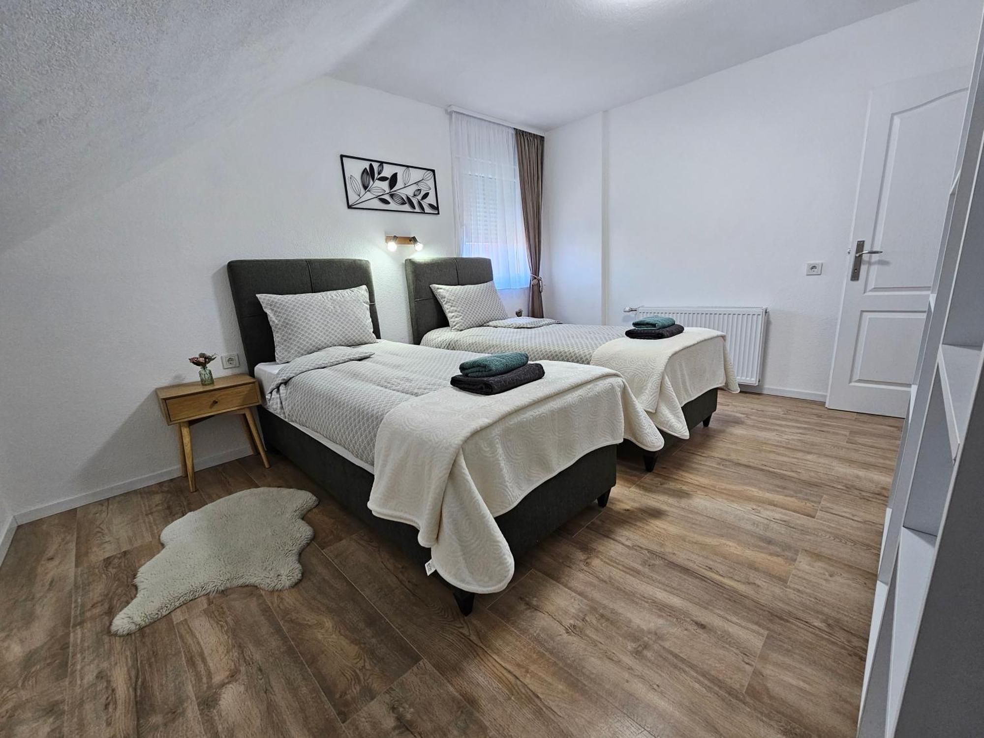 Ana Apartman Gračac Kültér fotó