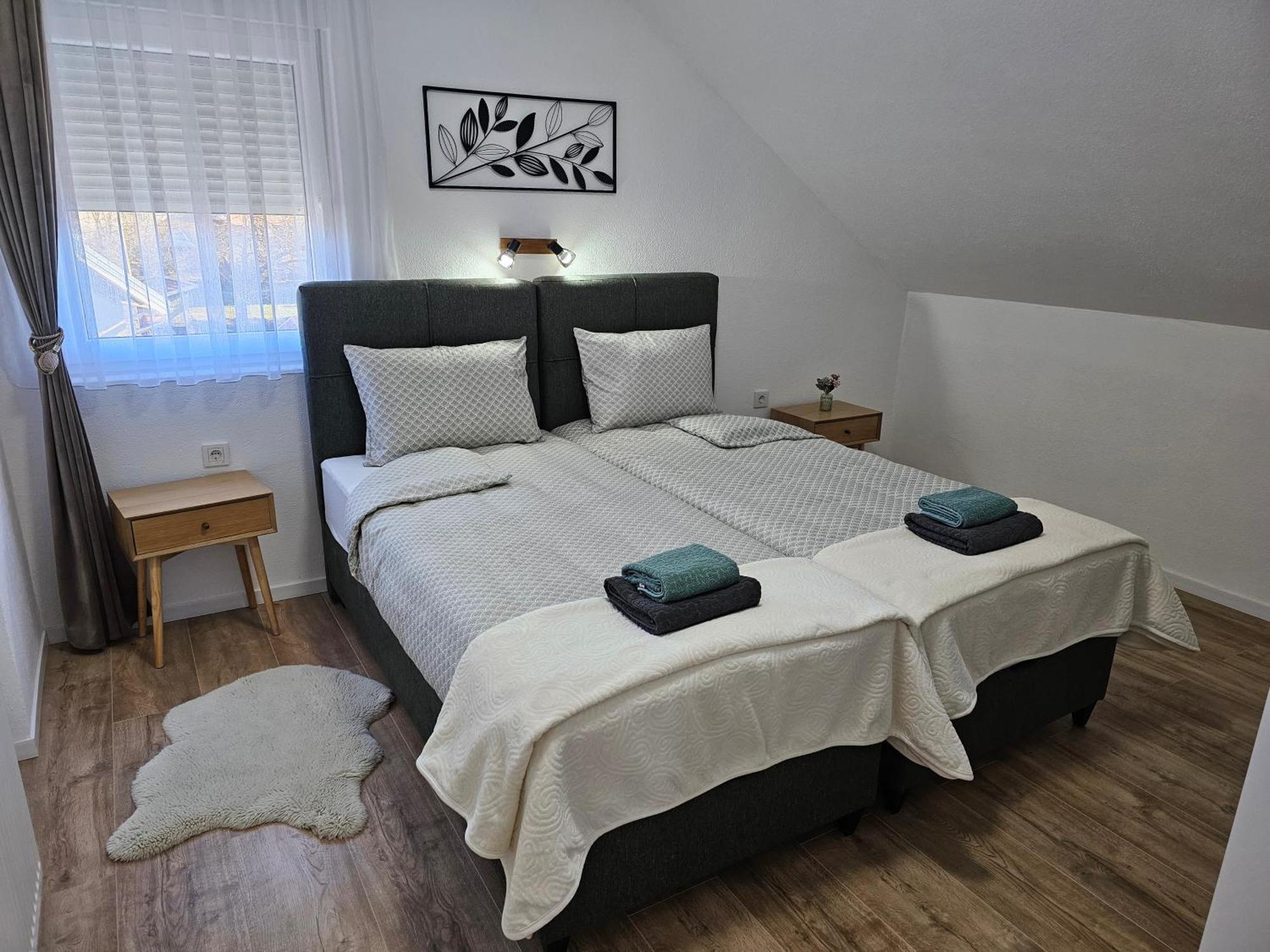 Ana Apartman Gračac Kültér fotó