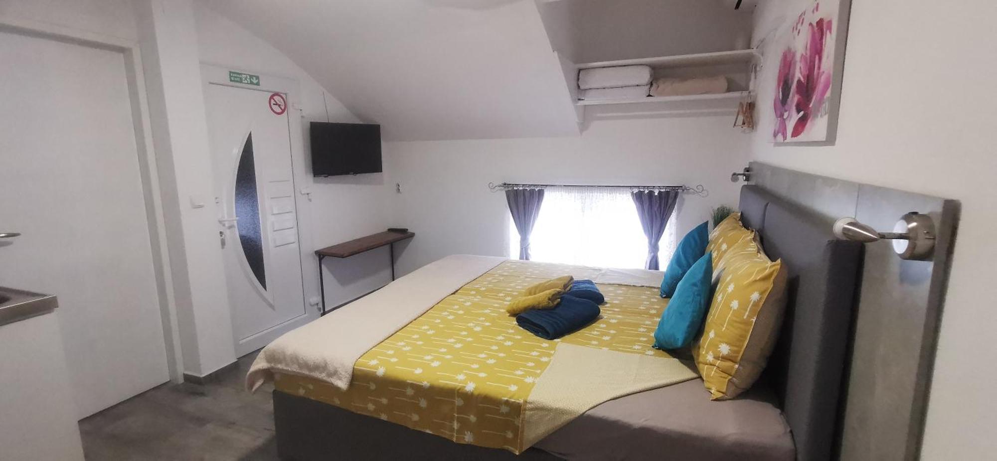 Ana Apartman Gračac Kültér fotó